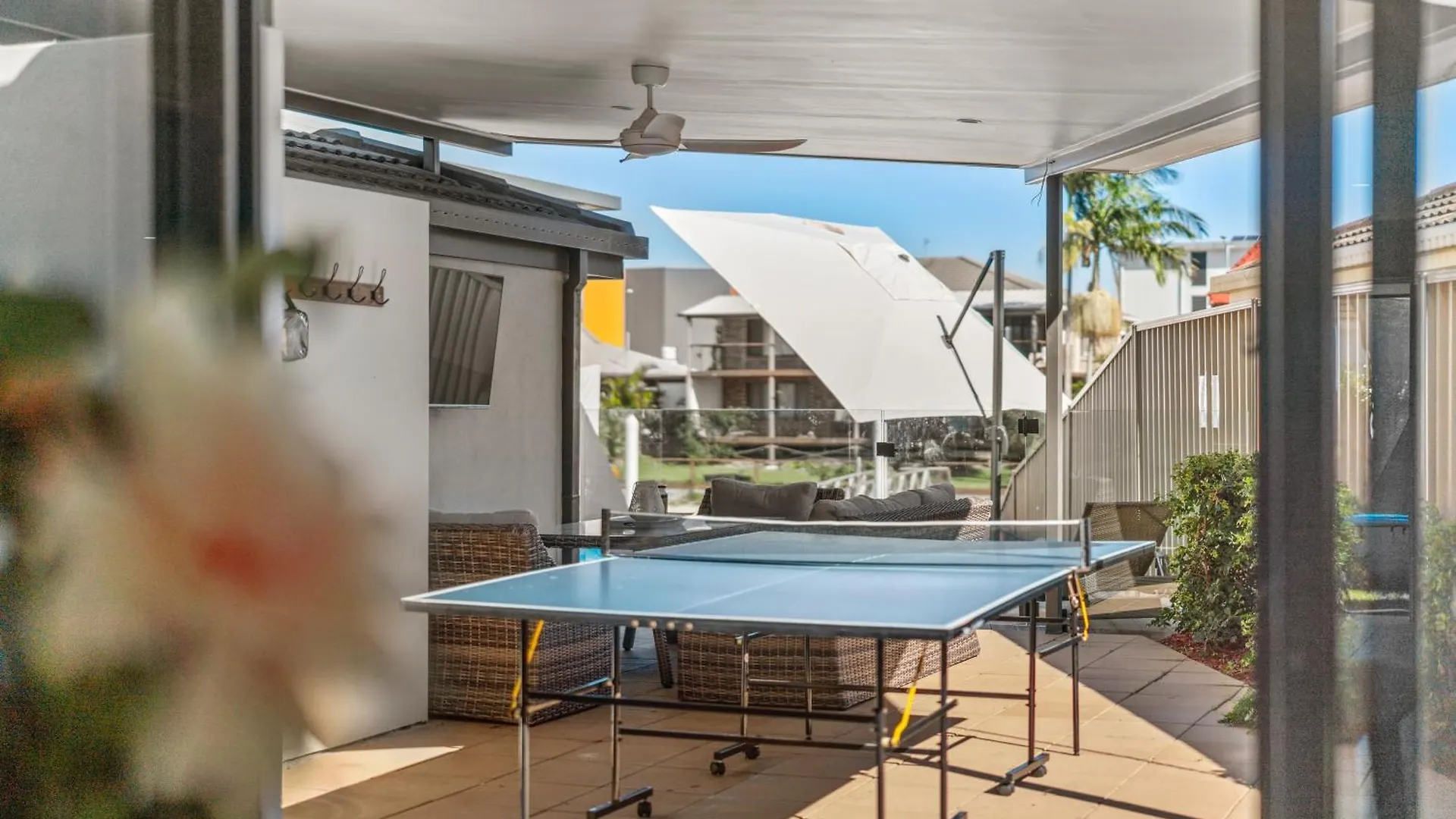 Lux Waterfront Villa With Magnesium Spa - The Goldie Gold Coast
