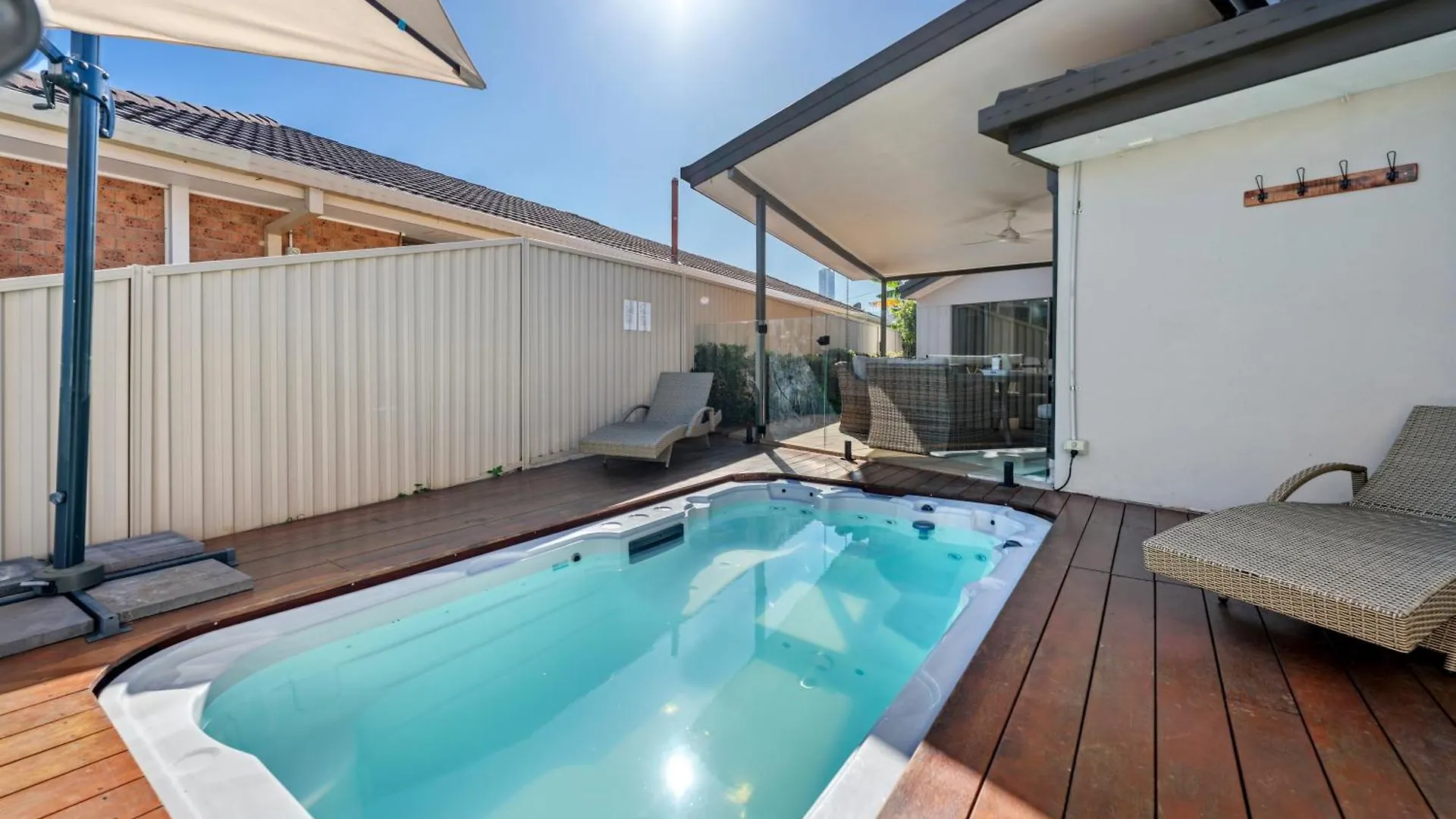 Lux Waterfront Villa With Magnesium Spa - The Goldie Gold Coast
